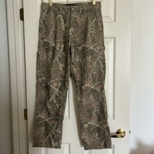 Aeropostale Men's Camo Cargo Pants